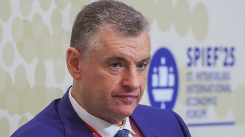 Слуцкий предложил ввести систему выплат учителям за стобалльников по ЕГЭ