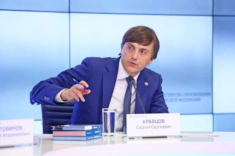 Министр Кравцов объяснил, почему нельзя отменять домашние задания в школах