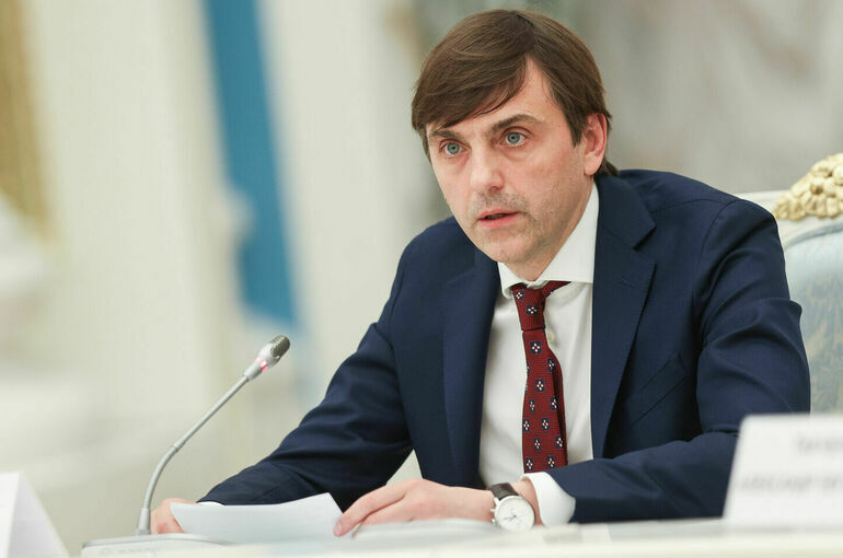 Кравцов назвал предельное число уроков для педагогов