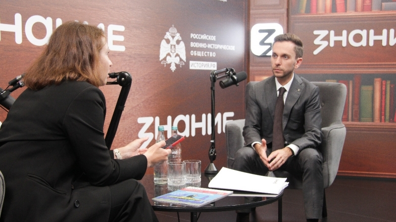 В России планируют вернуть удостоверение лектора общества 