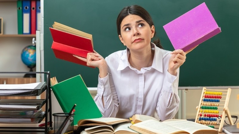 В Госдуме призвали ограничить внеурочную и административную нагрузку педагогов