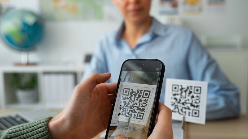 Рособрнадзор расширит использование QR-кодов для жалоб на нарушения ЕГЭ