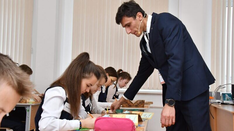 Как повышение производительности труда меняет систему образования, рассказали в Минпросвещения