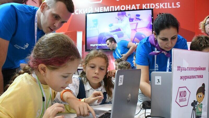 Частные школы обсудили с Минпросвещения воспитательную работу