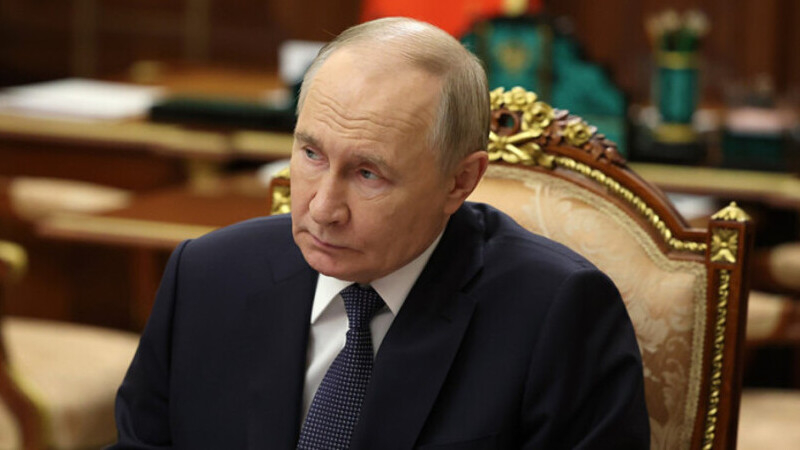 Путин поручил организовать олимпиаду по географии и подготовить единые учебники